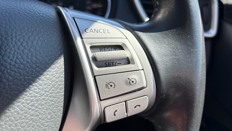 Nissan Qashqai 1.5 dCi Tekna 5dr Diesel Hatchback